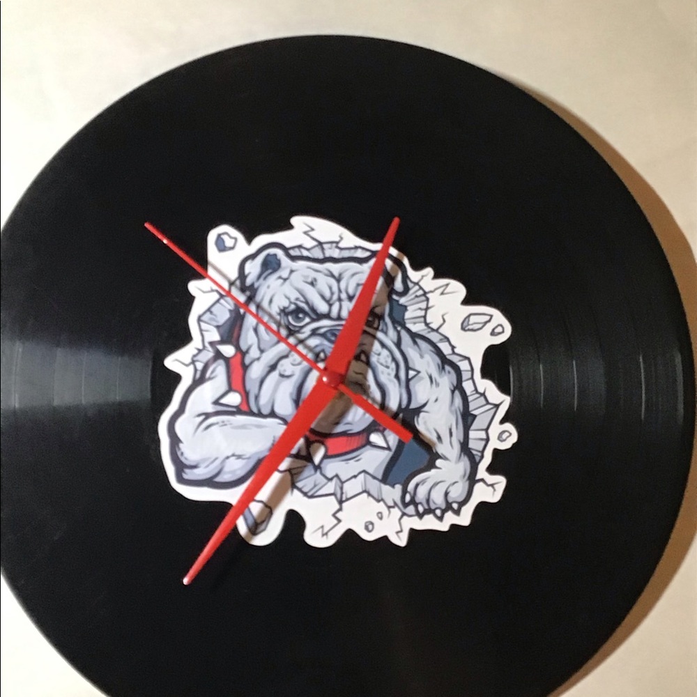 Muscle Bulldog Upcycled vinyl record wall clock - Picture 2 of 5